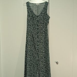 Black Floral Sleeveless Maxi Dress - Brand Unknown